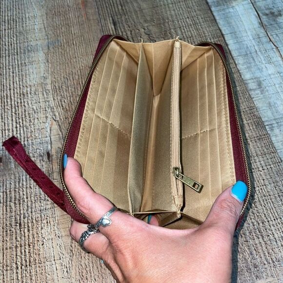 Travelon Maroon Nylon RFID Blocking Zip Around Wristlet Wallet - Picture 8 of 11